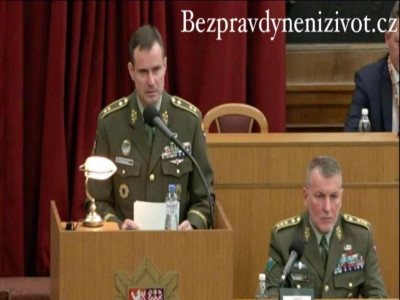 Řehka : Připravujeme se na válku proti Rusku.  Bez mobilizace se neobejdeme !   Řehka na velitelském shromáždění  VIDEO